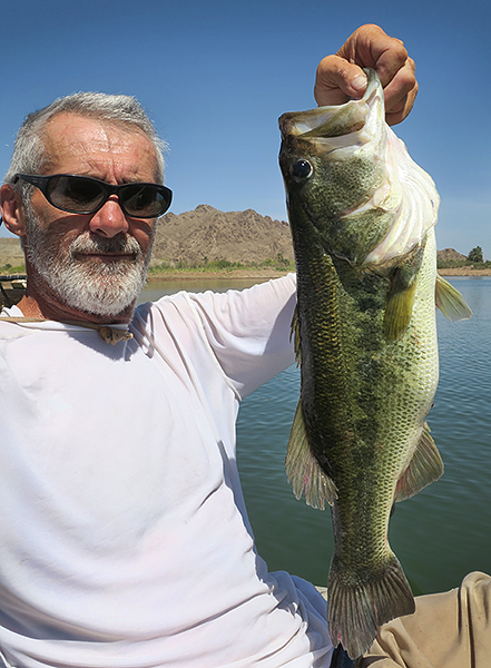 Fly Fishing a BEAUTIFUL DESERT LAKE for Largemouth Bass (Lake Pleasant,  Arizona) 