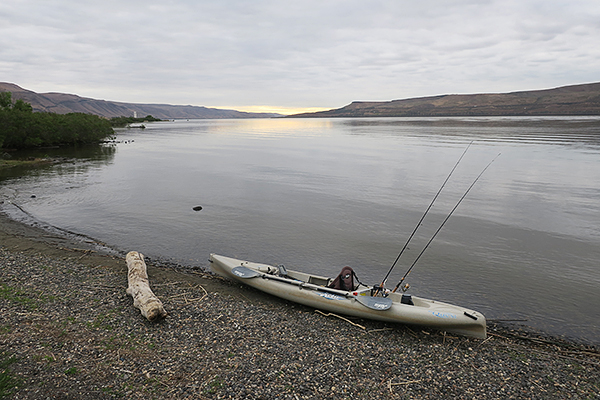 Cloudy and calm sunrise on the eastern Columbia River