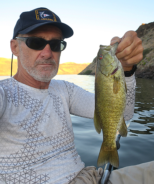 Nice Columbia River smallmouth bass caught by watermanatwork.com kayak fisherman Ron Barbish