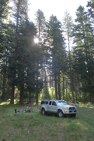 Early morning MTB camp in the Cascade Mountains